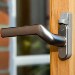 2.3Dänisch-Griff-mit Sperre